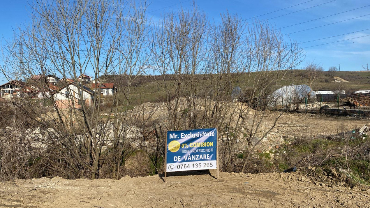Vânzare teren