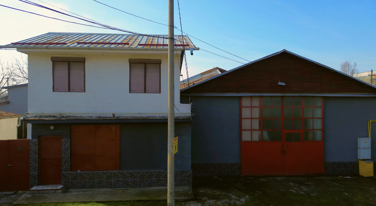 Spațiu Comercial: Vila 290mp + 4 spatii comerciale/depozitare