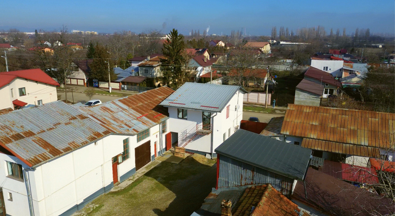 Spațiu Comercial: Vila 290mp + 4 spatii comerciale/depozitare