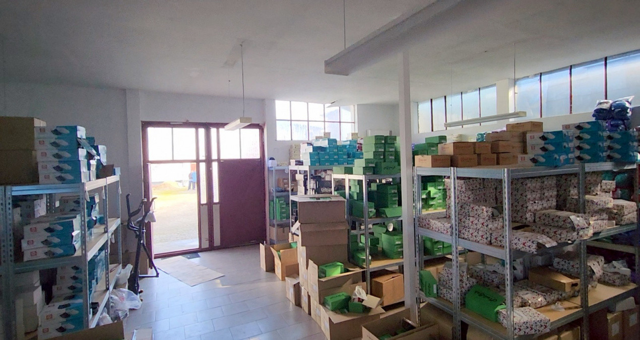 Spațiu Comercial: Vila 290mp + 4 spatii comerciale/depozitare