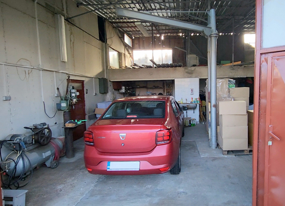 Spațiu Comercial: Vila 290mp + 4 spatii comerciale/depozitare