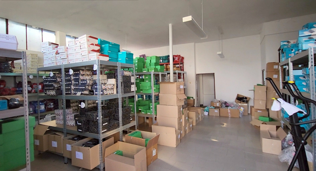 Spațiu Comercial: Vila 290mp + 4 spatii comerciale/depozitare