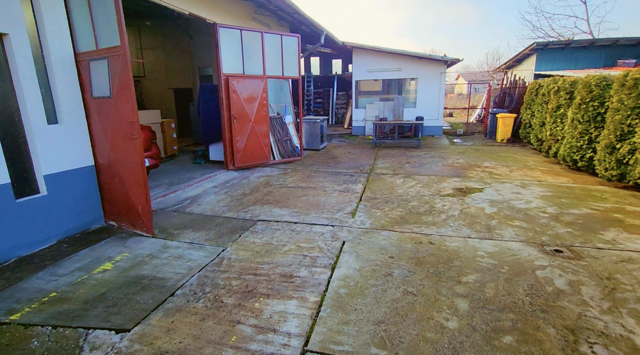 Spațiu Comercial: Vila 290mp + 4 spatii comerciale/depozitare