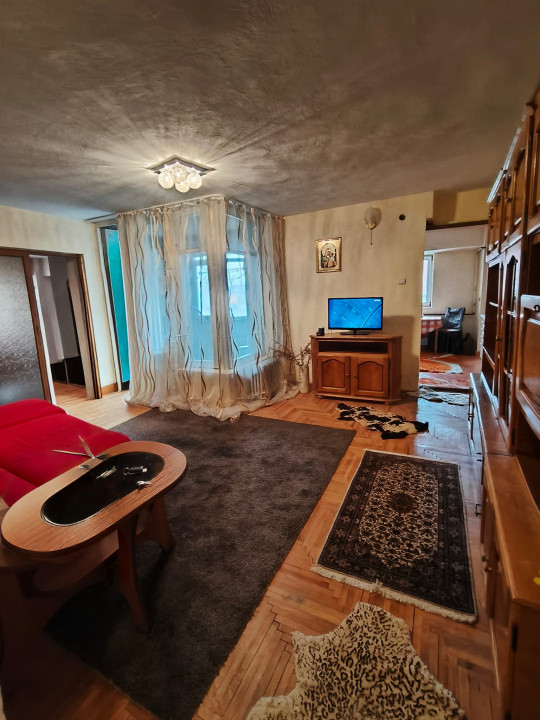 Apartament 2 camere de închiriat – Bd. Republicii, zona Gării, Târgu Jiu