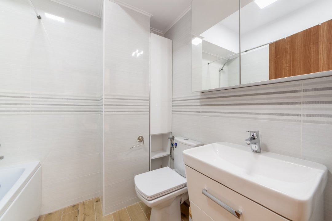 0% Comision De Închiriat Apartament 3 camere Bloc nou Pitesti-zona Nord!