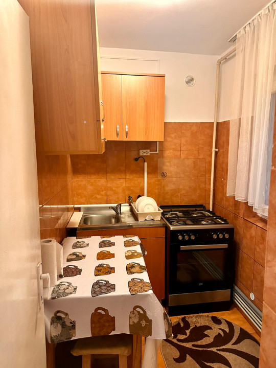 Garsonieră de închiriat – confort 1, zonă excelentă, Târgu Jiu