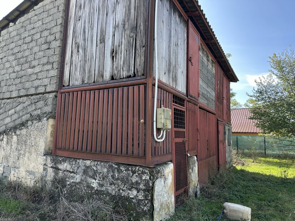 Teren 5216 mp la 2 pasi de autostrada A1 