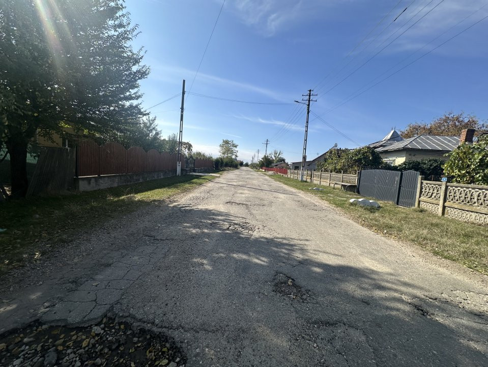 Teren 5216 mp la 2 pasi de autostrada A1 