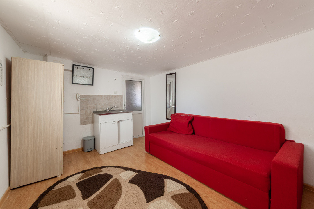 Casa parter + 3.055 mp teren in Costesti