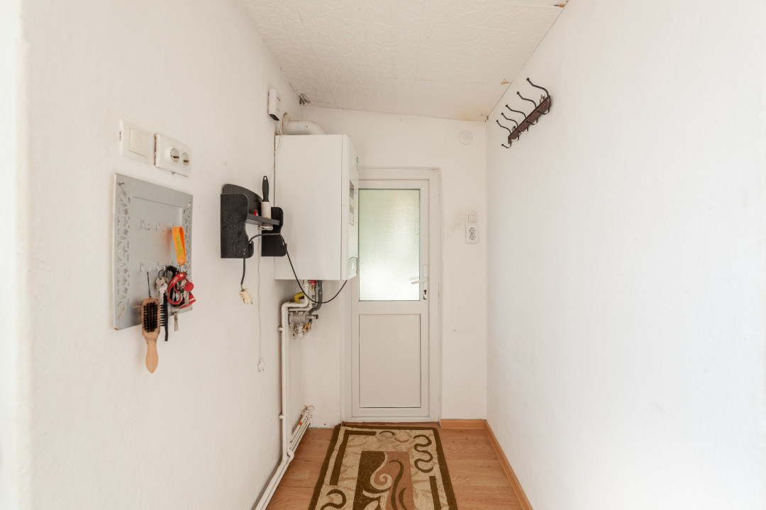 Casa parter + 3.055 mp teren in Costesti