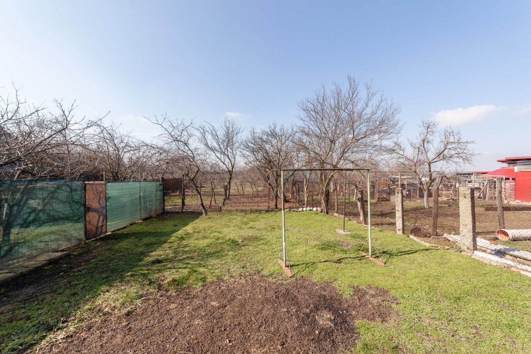 Casa parter + 3.055 mp teren in Costesti