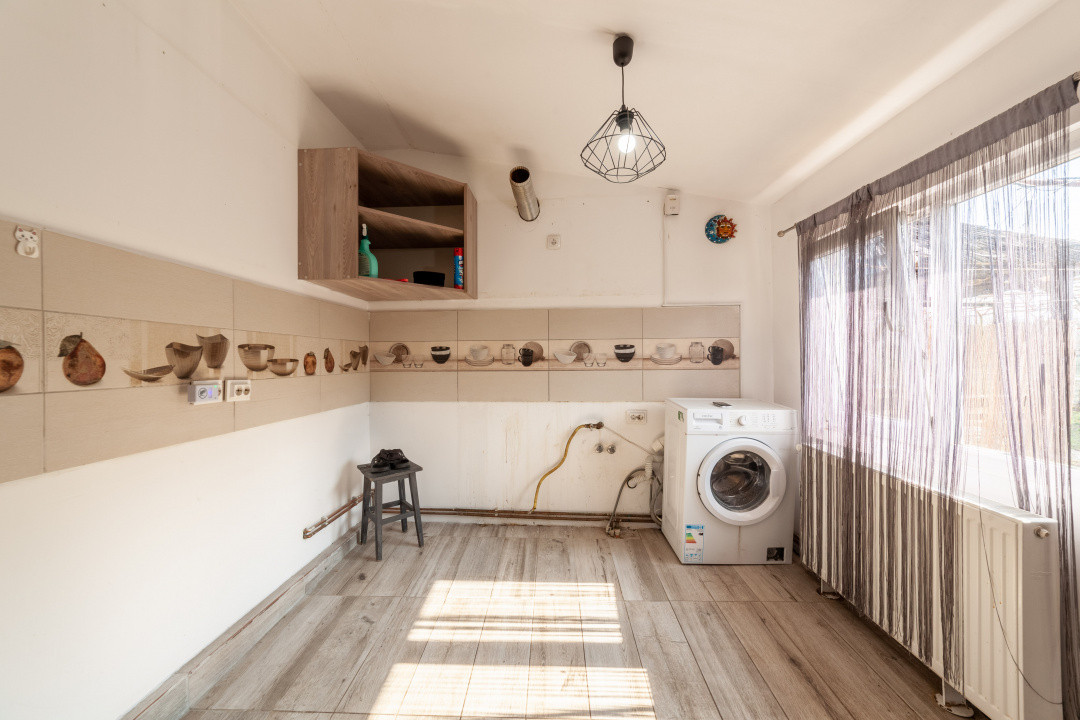 Casa parter + 3.055 mp teren in Costesti