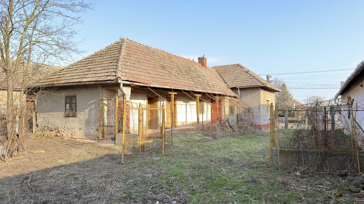 Casă 4 camere, Teren 2.948 mp Tiream SM - Comision 0% cumpărător