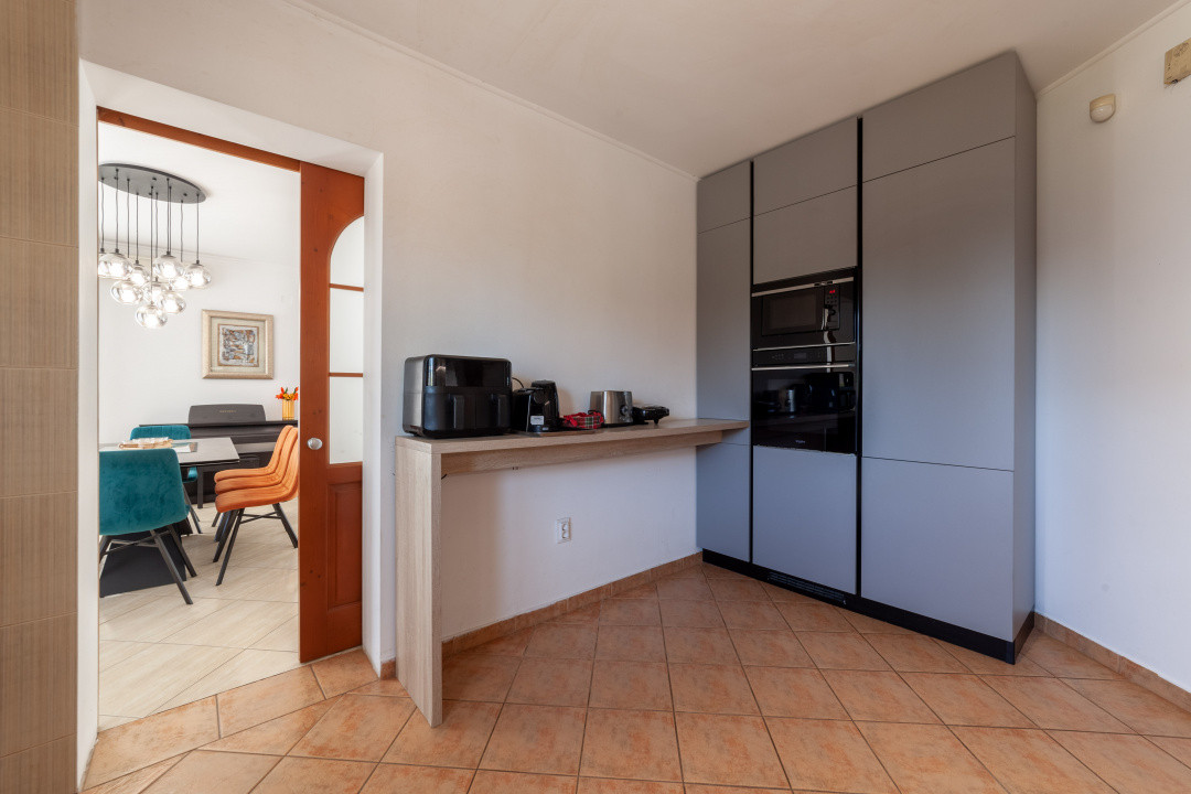 Spatiu ideal clinica / gradinita / after school | Gavana | Teren 957 mp