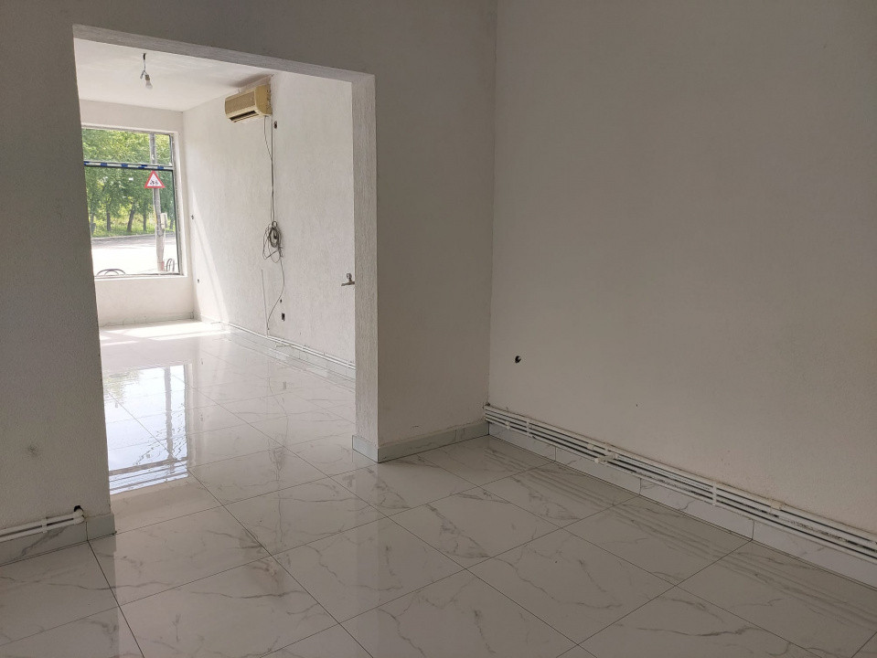  DE INCHIRIAT - renovat - parter si etajul 1 - stradal 