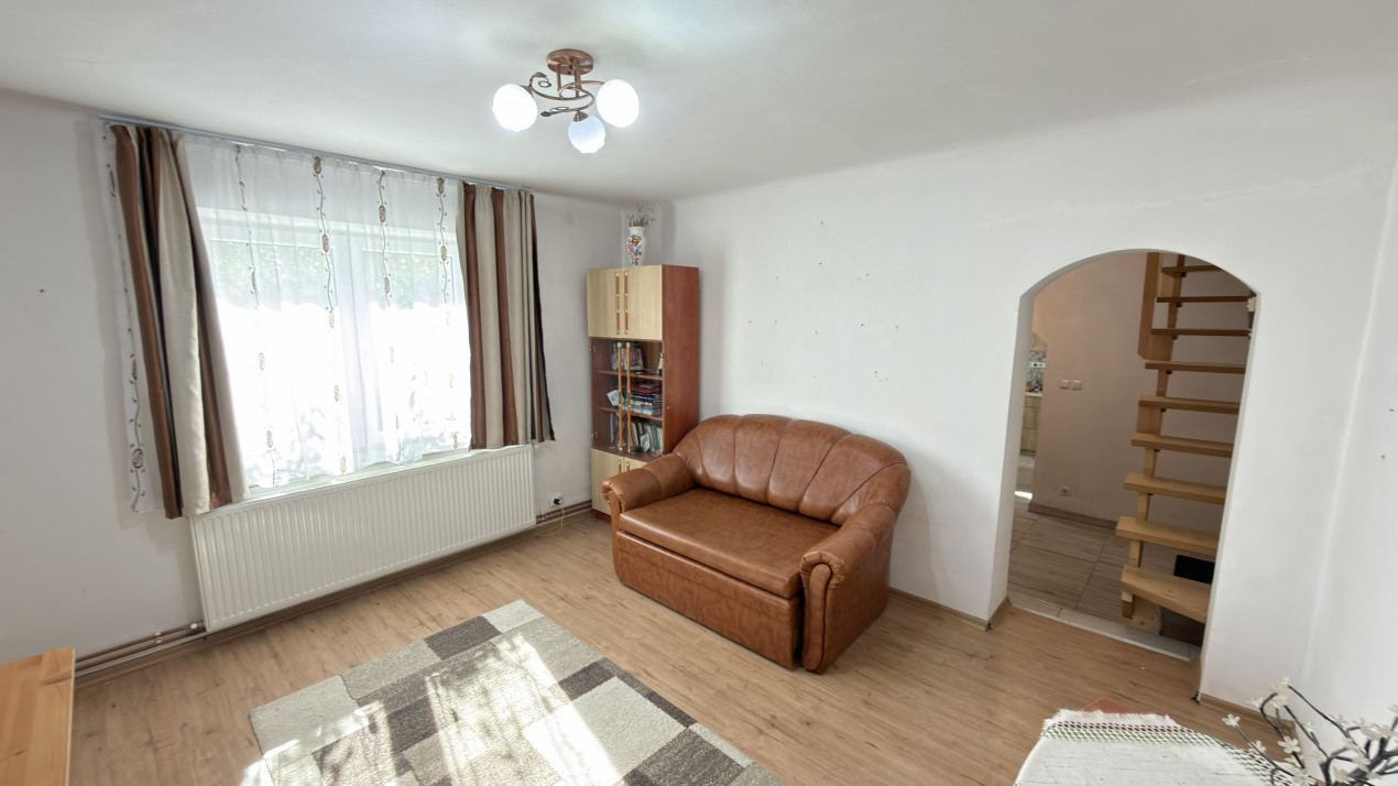 Casă 2 camere P+1 , Teren 191 mp - Str. Șoimului - Carei