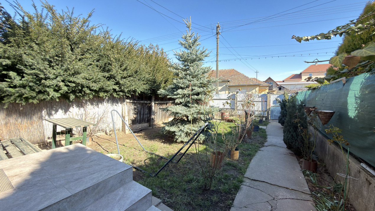 Casă 2 camere P+1 , Teren 191 mp - Str. Șoimului - Carei