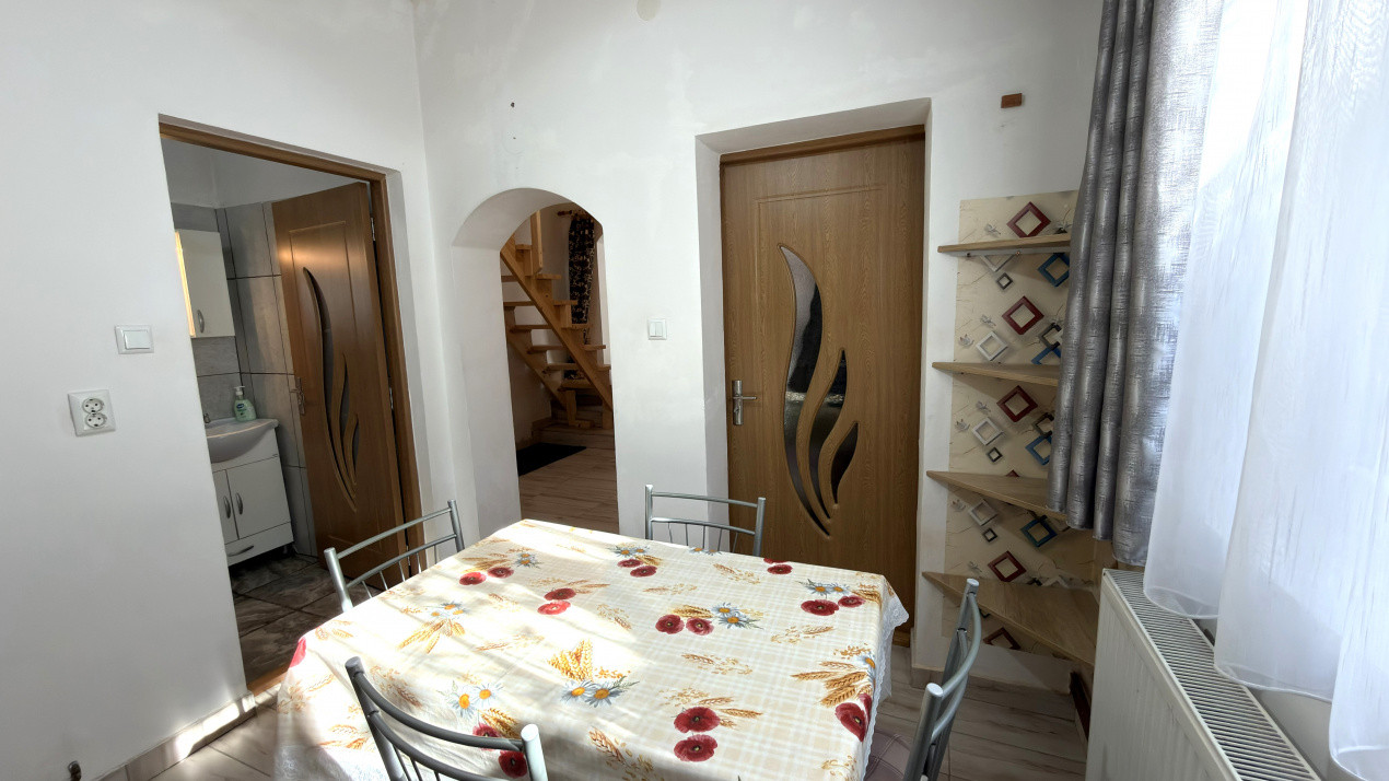 Casă 2 camere P+1 , Teren 191 mp - Str. Șoimului - Carei