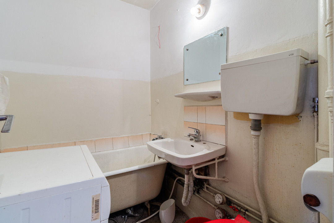 2 camere decomandat Valea Oltului