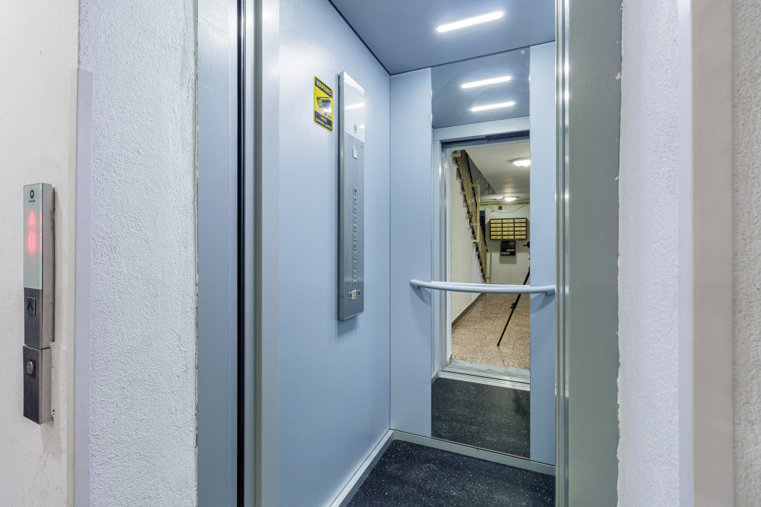 2 camere decomandat Valea Oltului