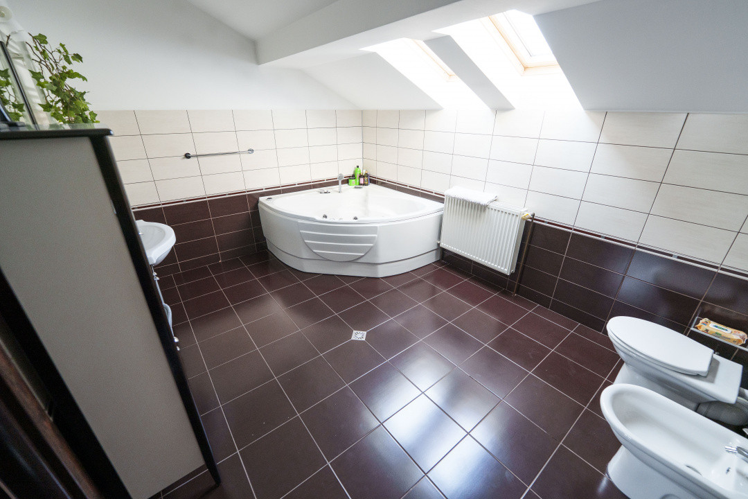 Vila eleganta S+P+M, piscina acoperita, teren 875 mp – zona Ford/Cassia Park