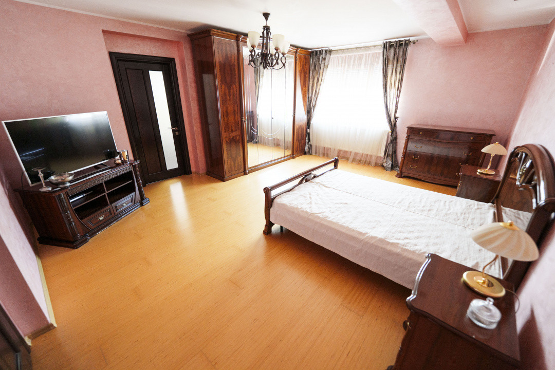 Vila eleganta S+P+M, piscina acoperita, teren 875 mp – zona Ford/Cassia Park