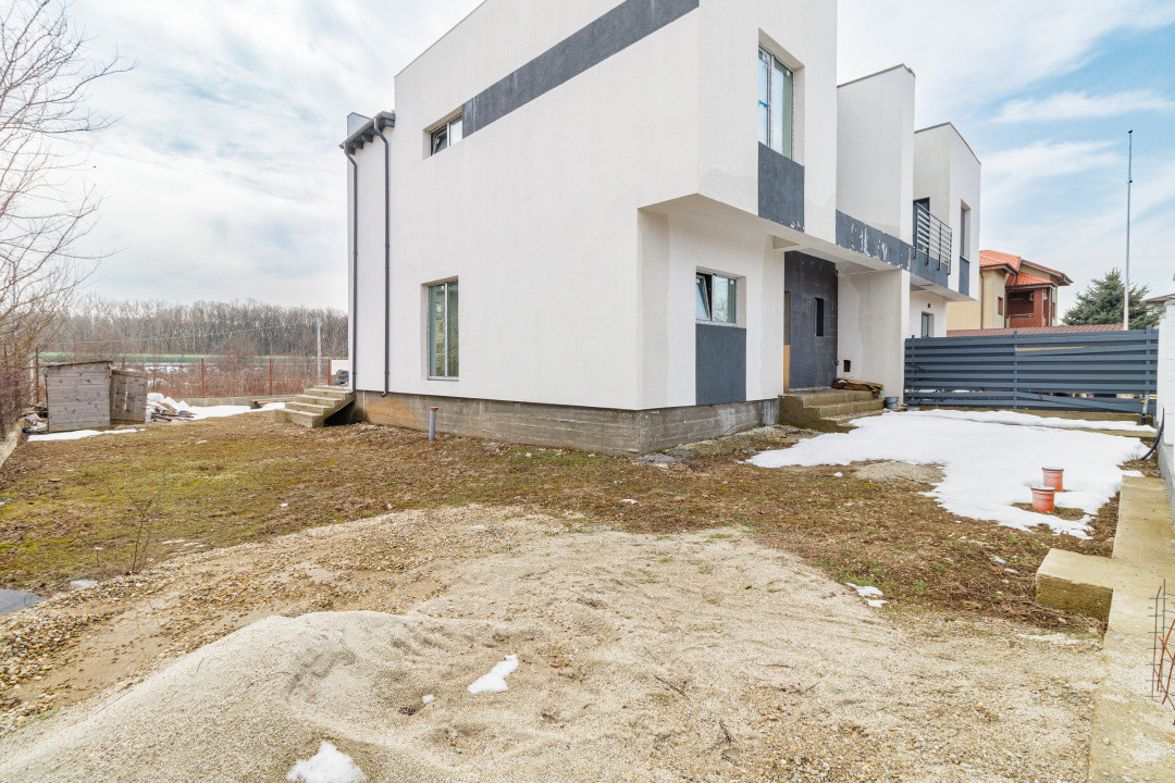 Casa Corbeanca P+1 cu 3 dormitoare si curte generoasa, terasa si loc de parcare