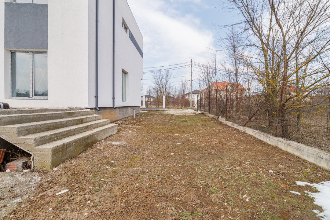 Casa Corbeanca P+1 cu 3 dormitoare si curte generoasa, terasa si loc de parcare