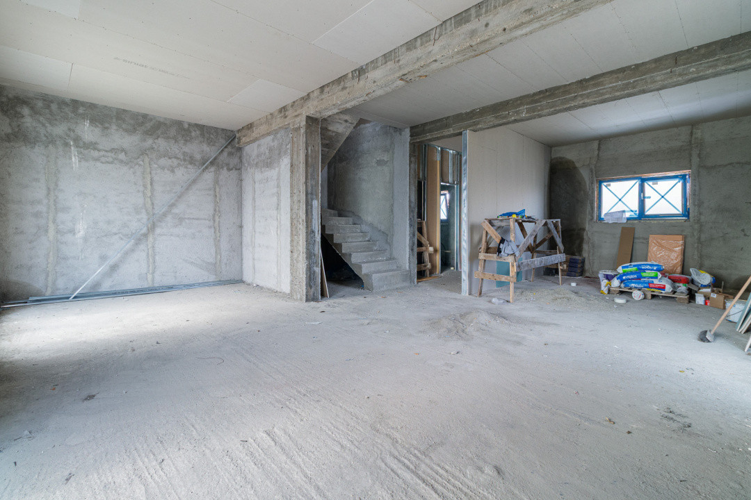 Casa Corbeanca P+1 cu 3 dormitoare si curte generoasa, terasa si loc de parcare