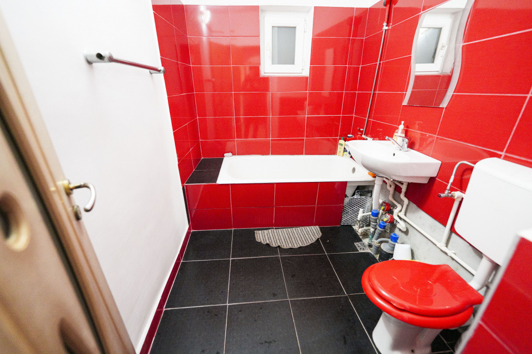 Apartament primitor 2 camere, ideal locuinta sau investitie, Rovine-langa Penny