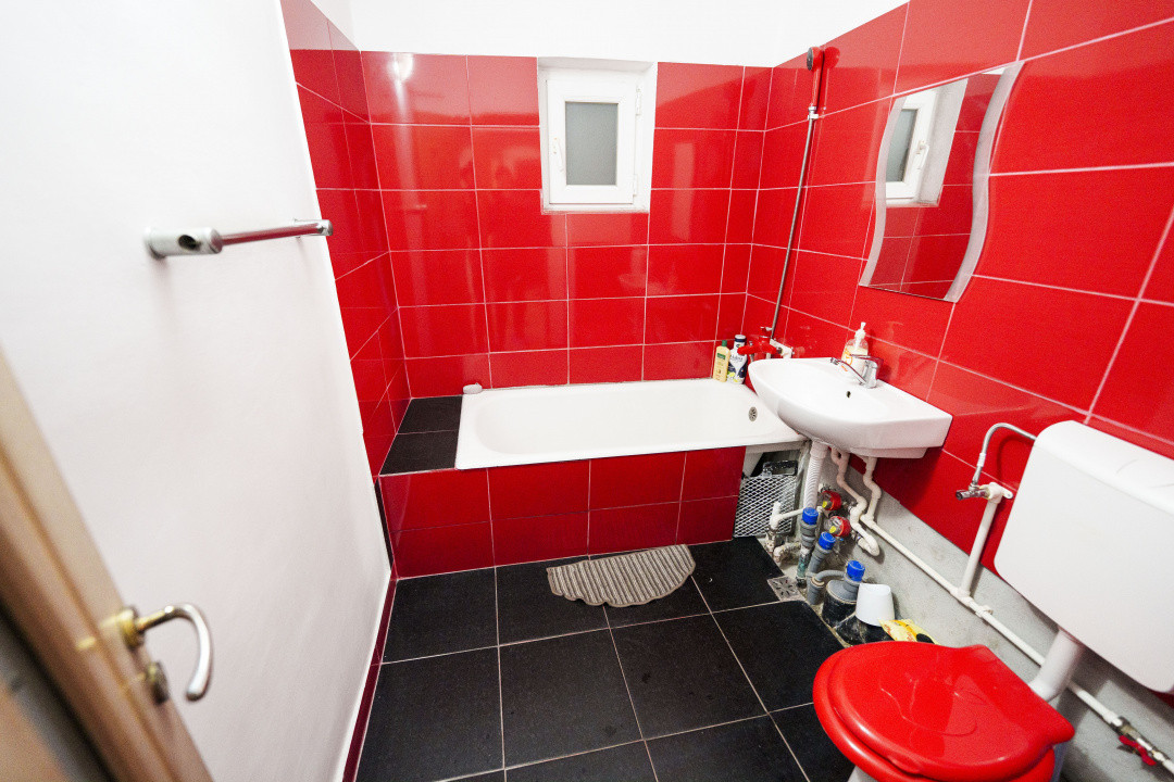 Apartament primitor 2 camere, ideal locuinta sau investitie, Rovine-langa Penny