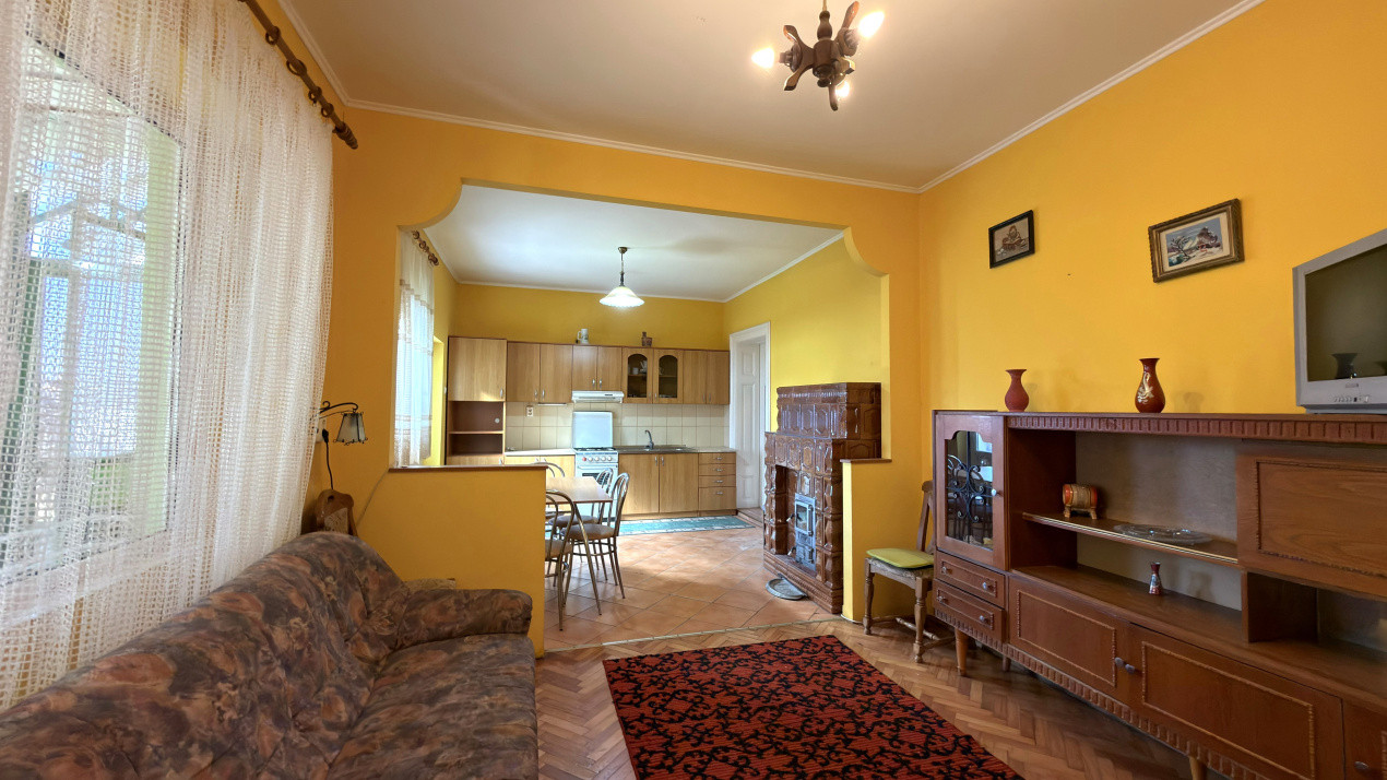 Casă 6 camere cu Teren 950 mp | 2 Fronturi ≈ 61 m | Carei