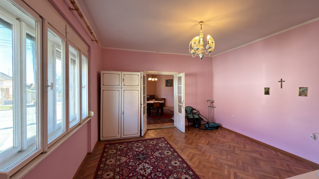 Casă 6 camere cu Teren 950 mp | 2 Fronturi ≈ 61 m | Carei