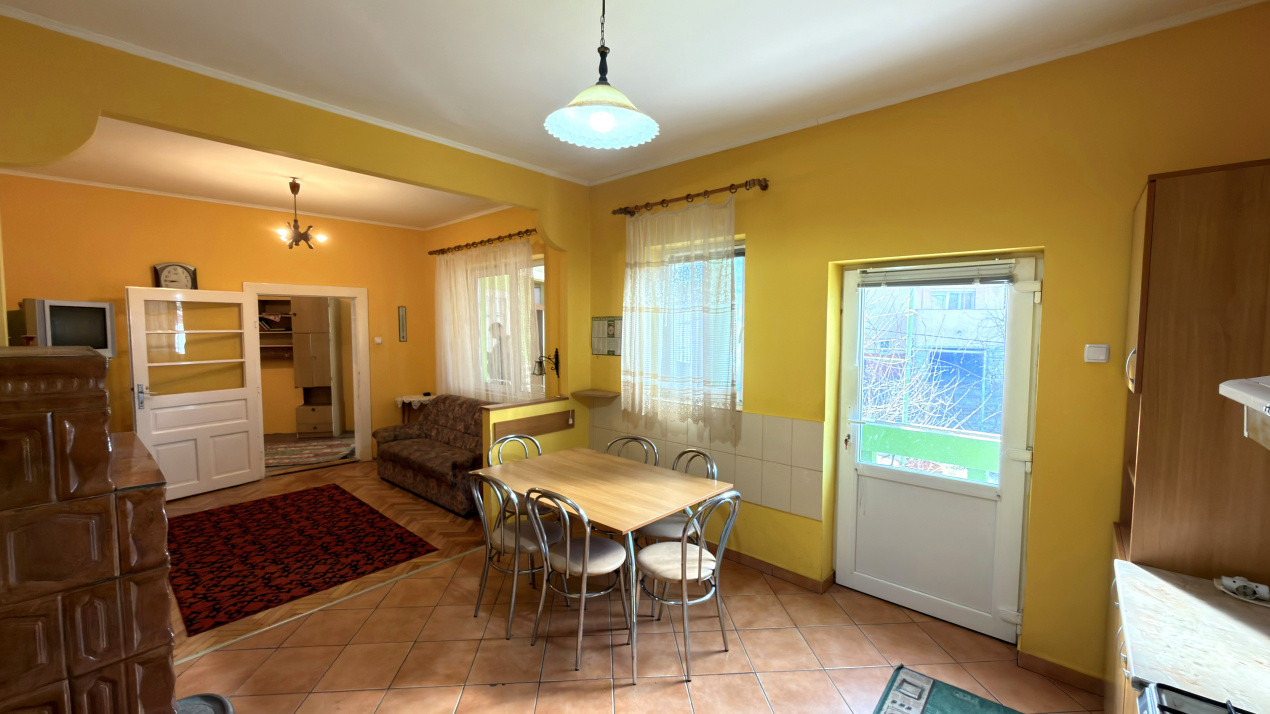 Casă 6 camere cu Teren 950 mp | 2 Fronturi ≈ 61 m | Carei