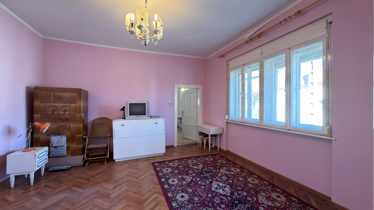 Casă 6 camere cu Teren 950 mp | 2 Fronturi ≈ 61 m | Carei