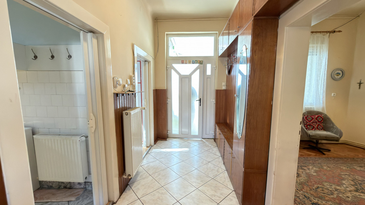 Casă 6 camere cu Teren 950 mp | 2 Fronturi ≈ 61 m | Carei