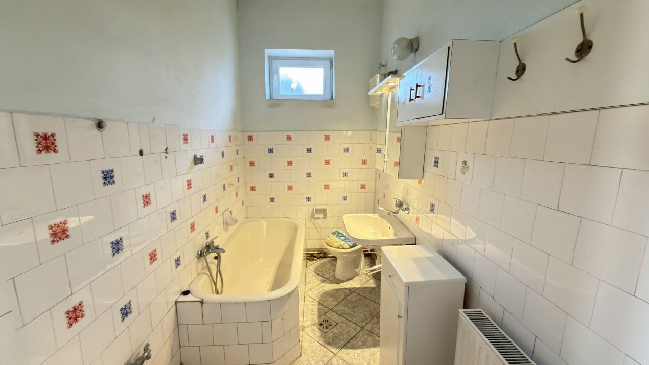 Casă 6 camere cu Teren 950 mp | 2 Fronturi ≈ 61 m | Carei