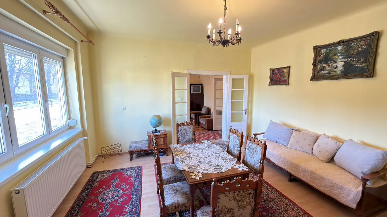 Casă 6 camere cu Teren 950 mp | 2 Fronturi ≈ 61 m | Carei