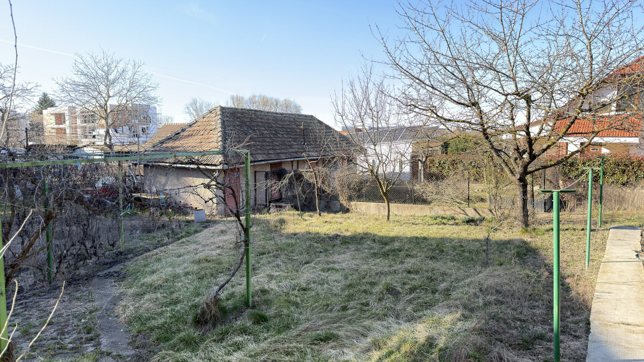 Casă 6 camere cu Teren 950 mp | 2 Fronturi ≈ 61 m | Carei