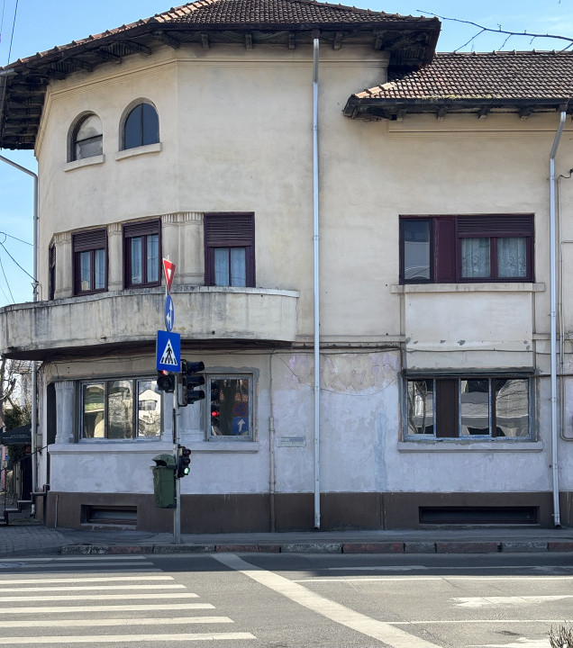 Spațiu birouri / locuință – 181 mp utili, etaj + mansardă în vilă, Centru Piteșt