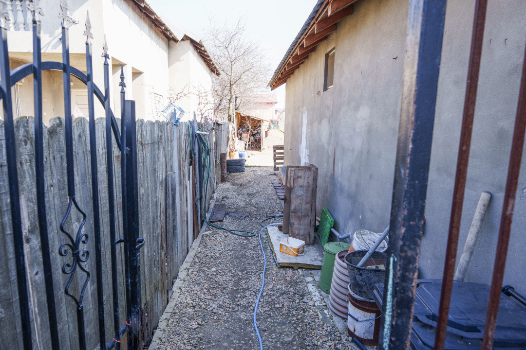 Oportunitate: teren intravilan 603 mp cu utilitati, imprejmuit, aproape de Lapus