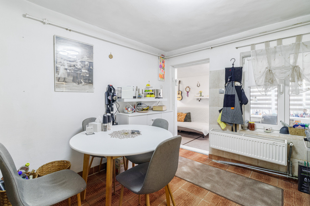 Casa cu gradina aproape de metrou 1 Mai - 232 mp curte libera