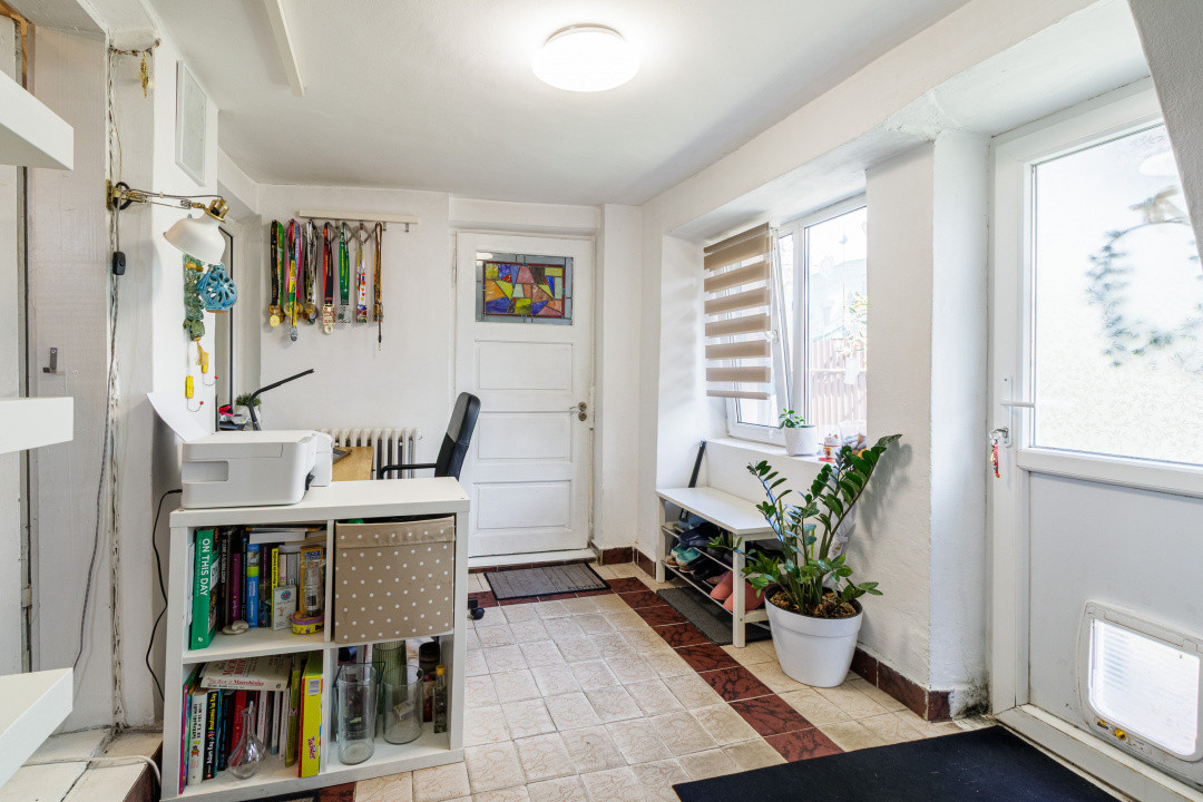 Casa cu gradina aproape de metrou 1 Mai - 232 mp curte libera