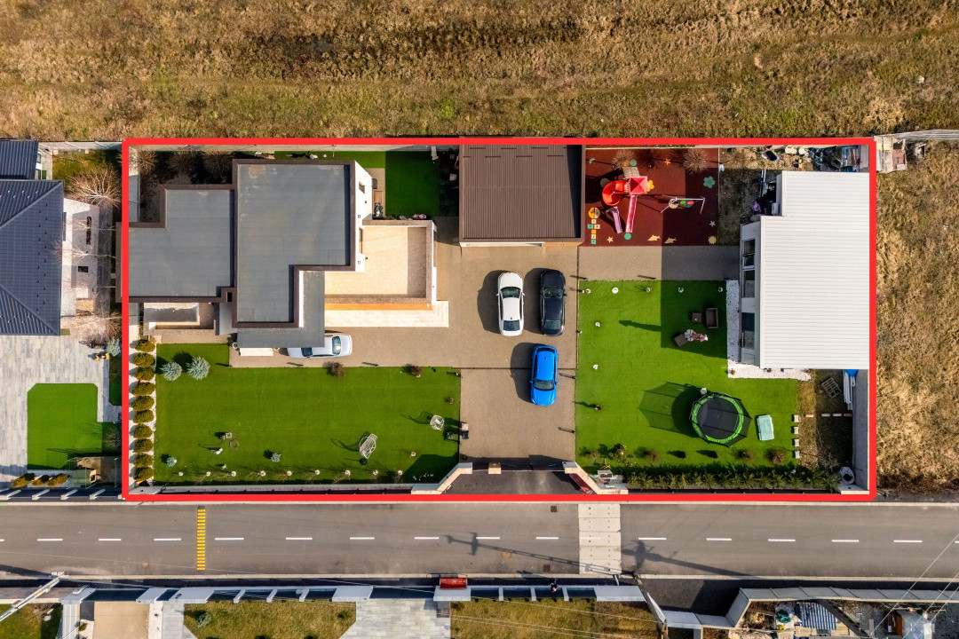 Vila moderna Mioveni | teren 1231 mp | terase, foisor si garaj