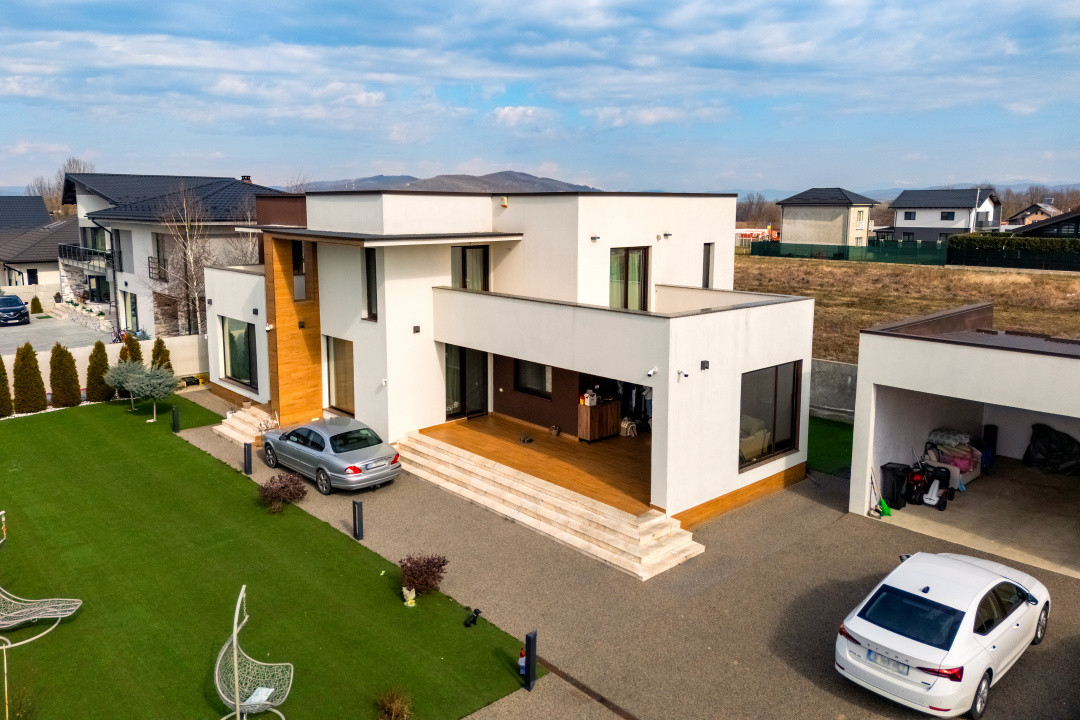 Vila moderna Mioveni | teren 1231 mp | terase, foisor si garaj