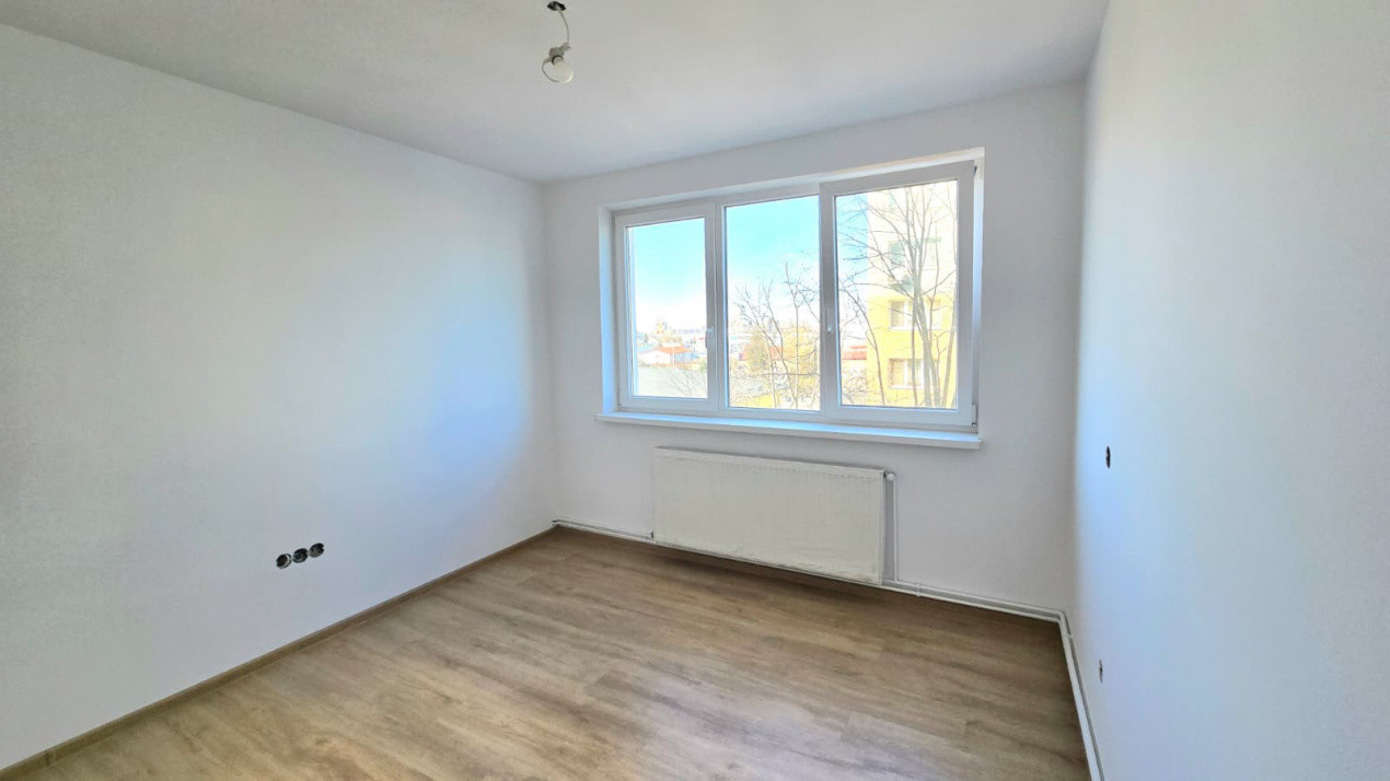 De vânzare Apartament 2 camere Luceafărul Satu Mare