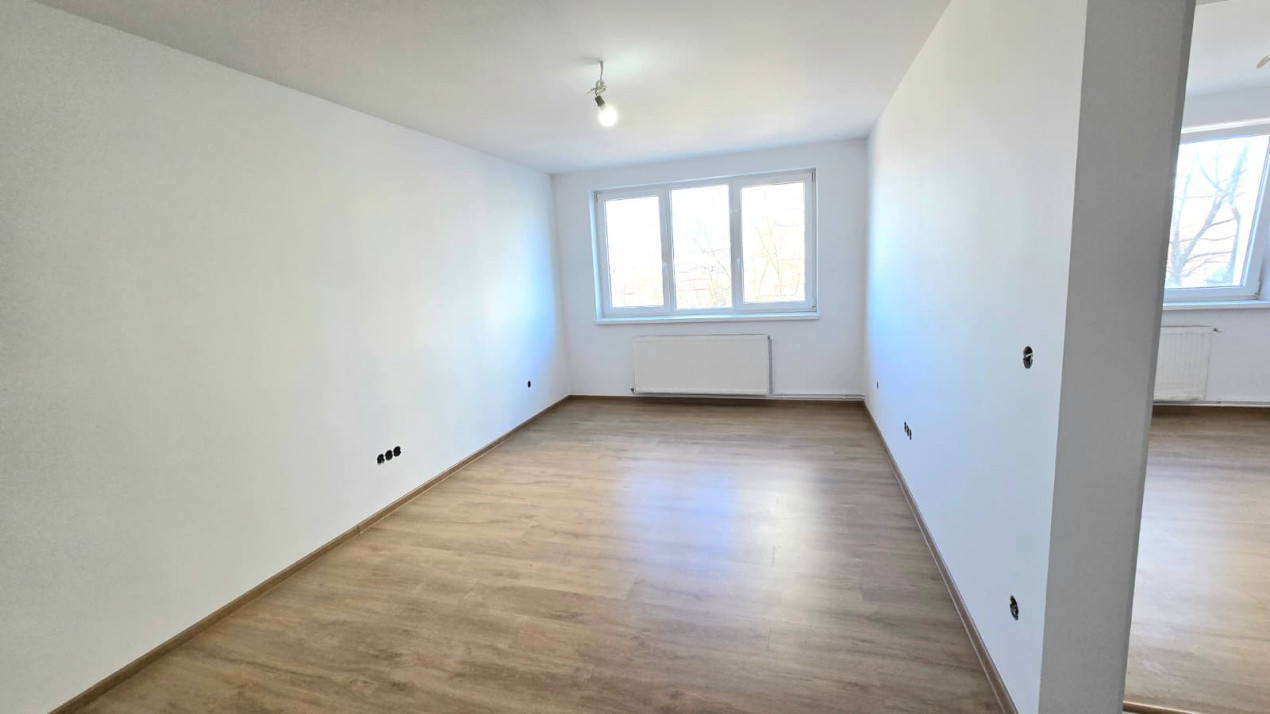 De vânzare Apartament 2 camere Luceafărul Satu Mare