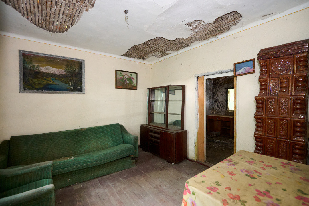 Casa cu teren generos - 4696 mp Apa Sarata - Campulung !!