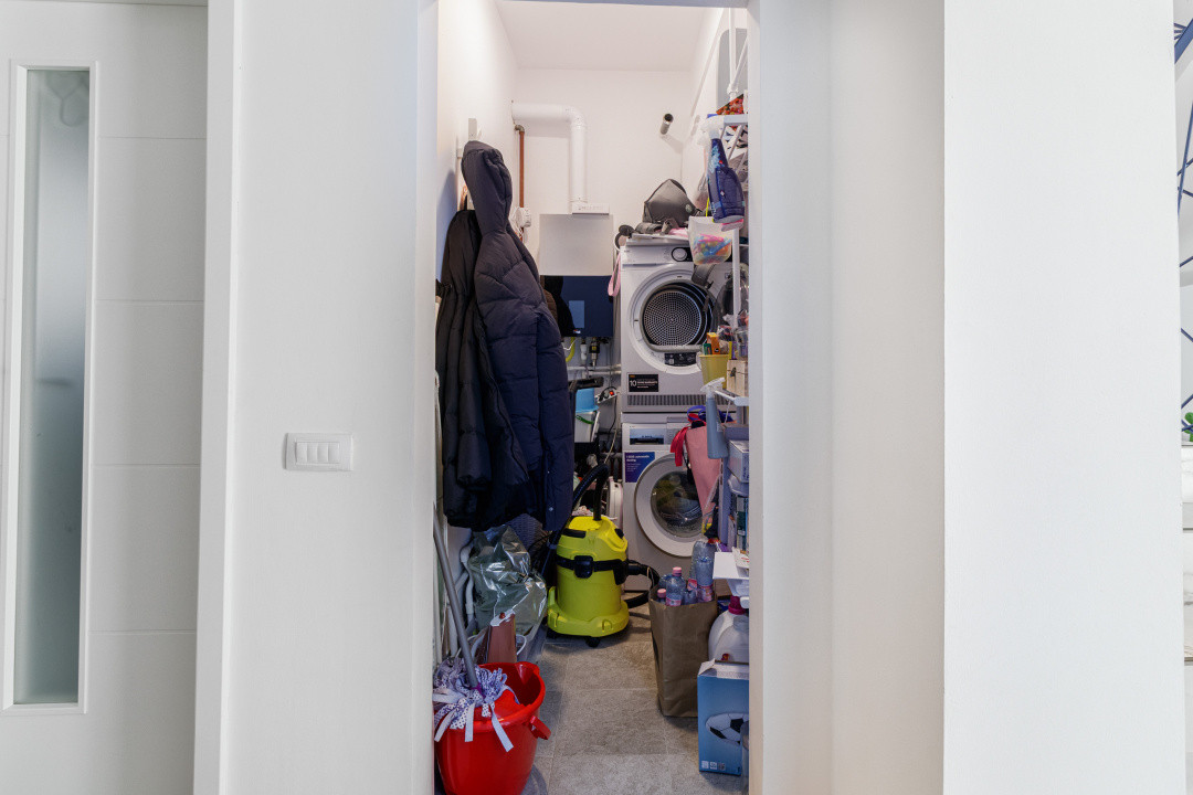 Casa Corbeanca P+1 cu 3 dormitoare si curte generoasa, terasa si loc de parcare