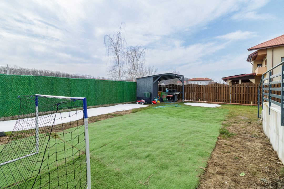 Casa Corbeanca P+1 cu 3 dormitoare si curte generoasa, terasa si loc de parcare